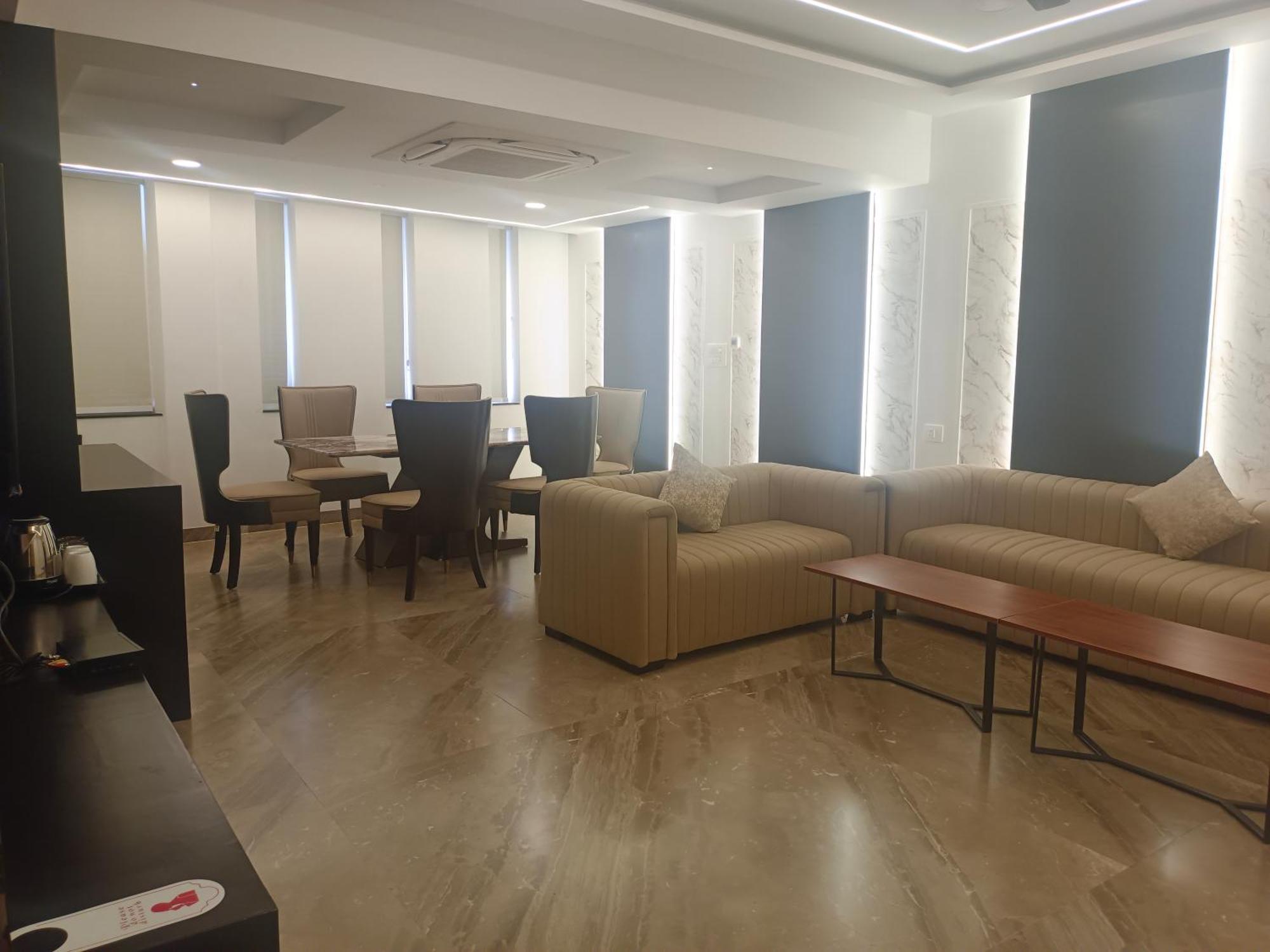 Hotel Kadamb Tree Jabalpur Eksteriør billede