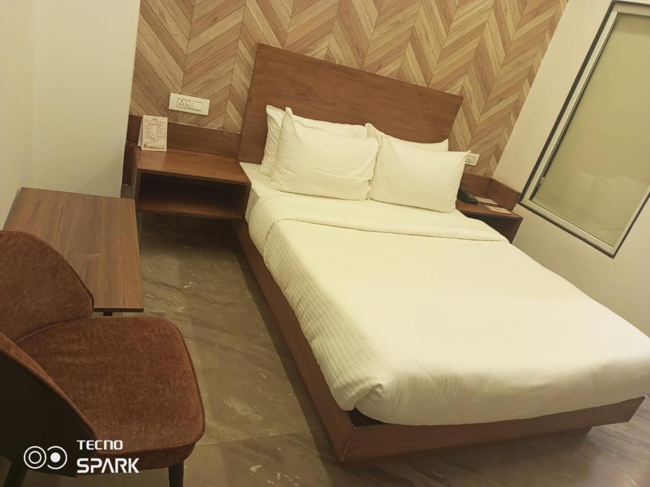 Hotel Kadamb Tree Jabalpur Eksteriør billede