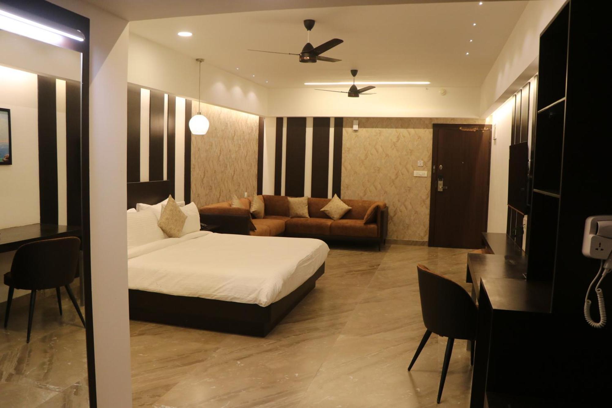 Hotel Kadamb Tree Jabalpur Eksteriør billede