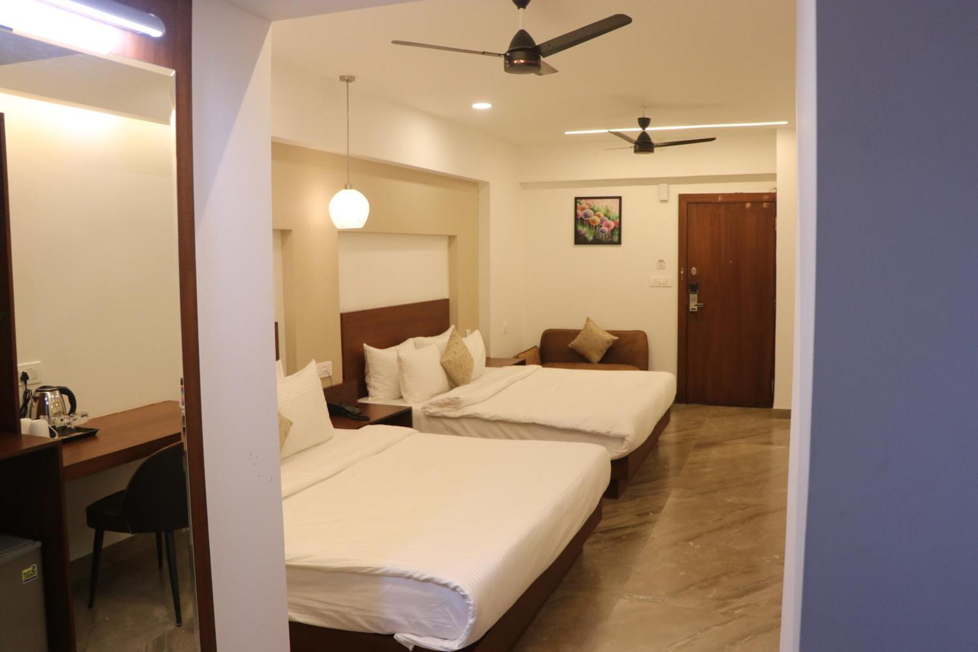 Hotel Kadamb Tree Jabalpur Eksteriør billede