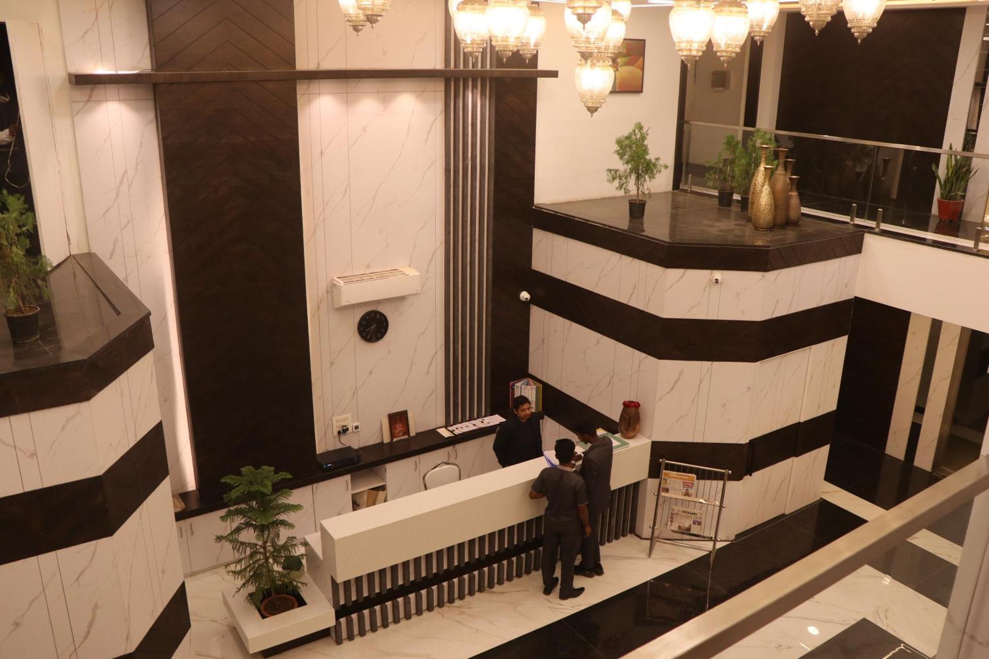 Hotel Kadamb Tree Jabalpur Eksteriør billede