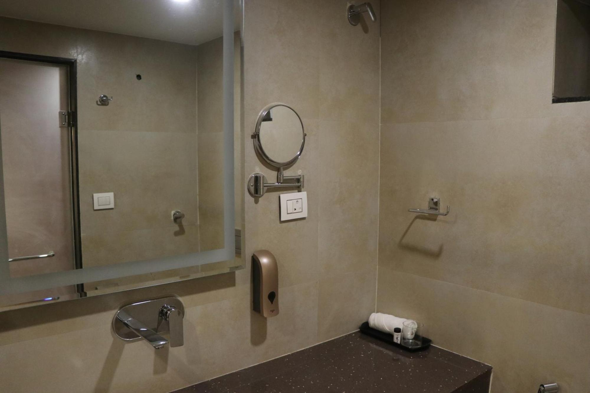 Hotel Kadamb Tree Jabalpur Eksteriør billede